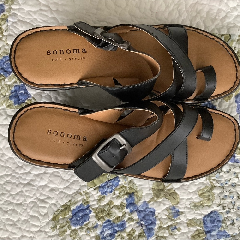 Sonoma Black Sandals EUC! Size 7